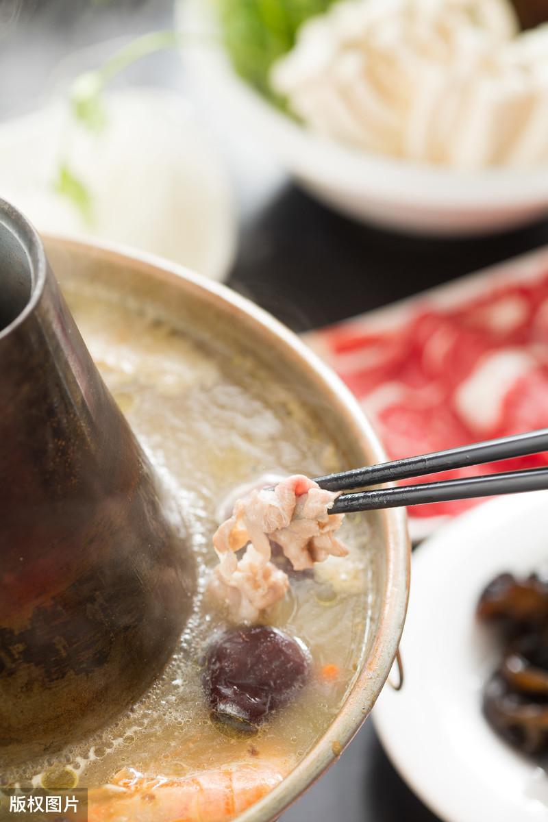 老北京涮羊肉的做法及涮羊肉锅底的做法分享，让你轻松享受美味涮羊肉！-东方美食
