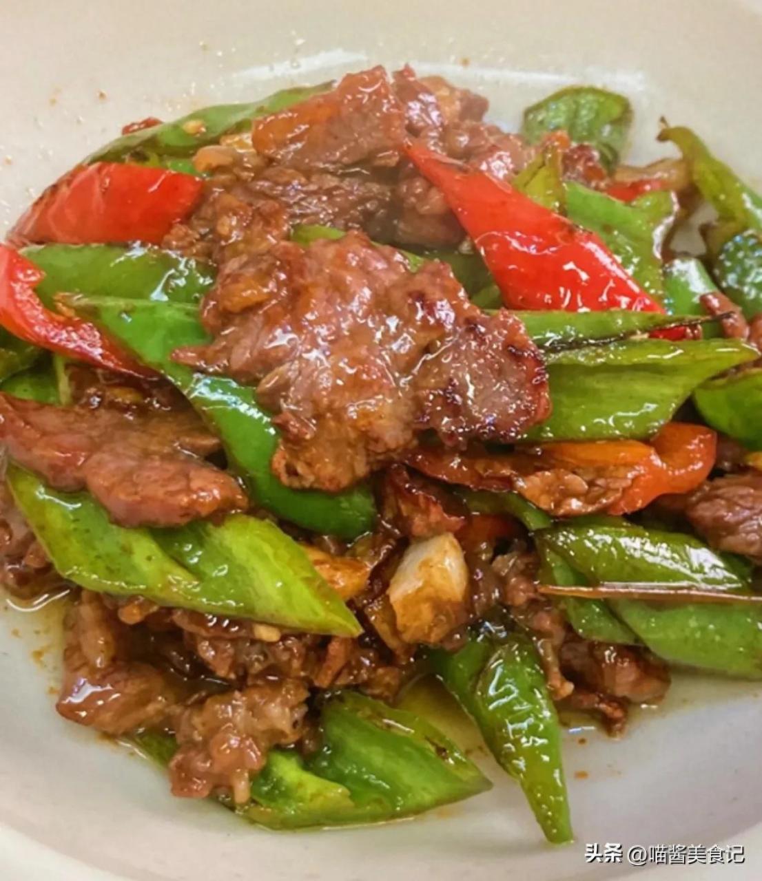 青椒炒牛肉的做法及腌制牛肉的详细步骤，口感鲜美营养丰富