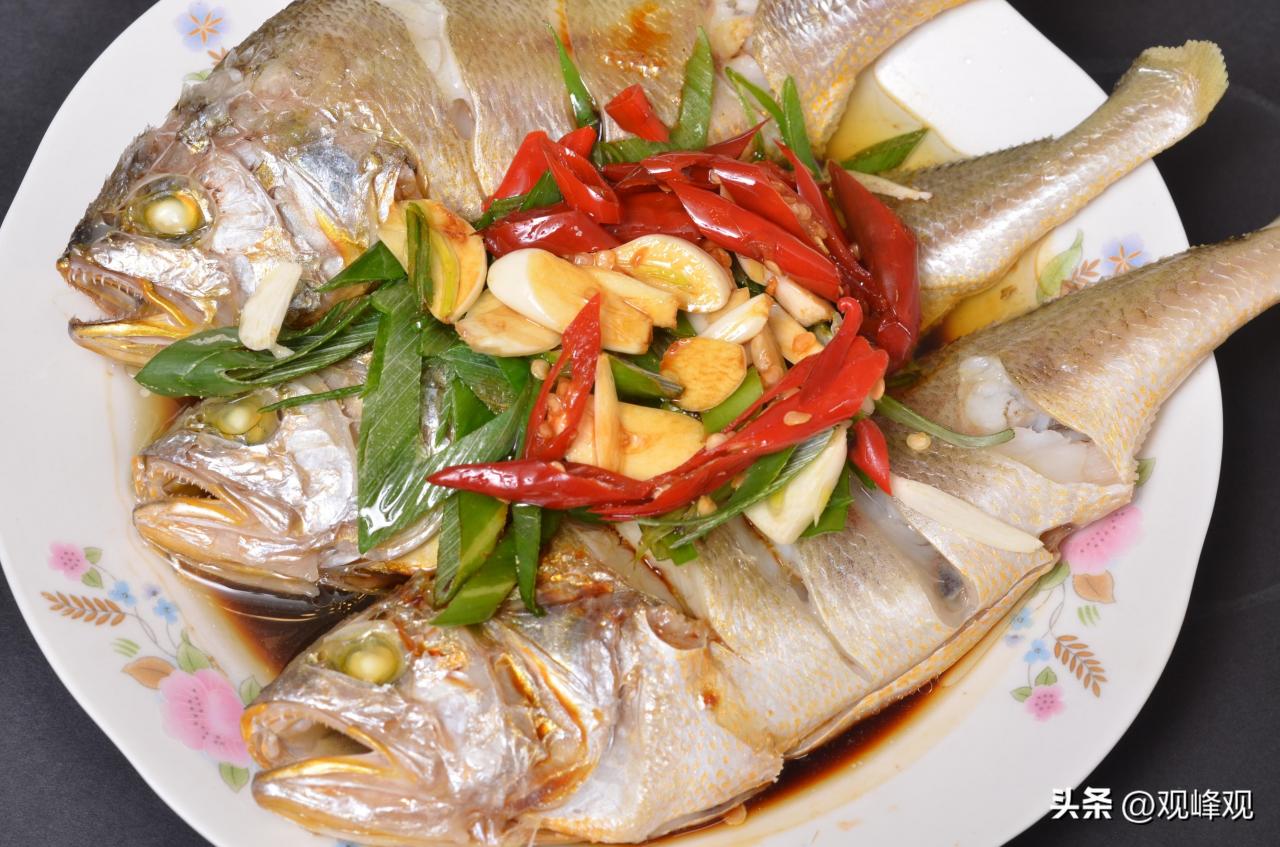 家常美食：清蒸黄花鱼的做法，简单易学美味可口！-东方美食