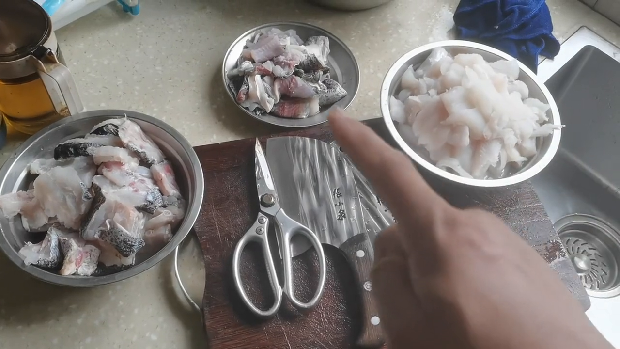 网站站长分享百年家传古法，手把手教你做美味古老鱼丸子-东方美食